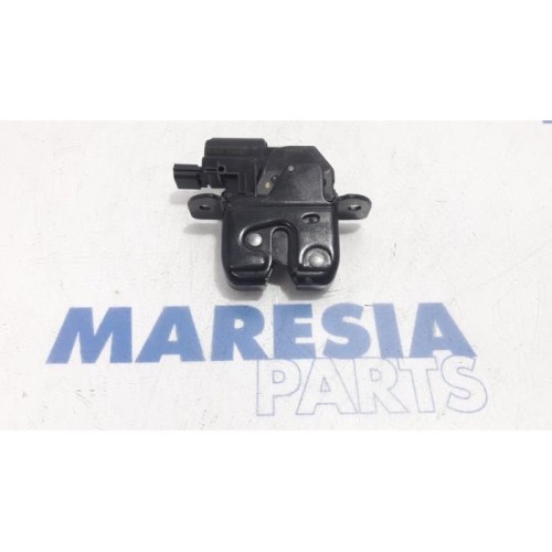 Renault - Scenic - Tailgate lock mechanism