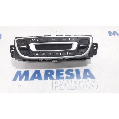 Renault - Scenic - Panneau de commandes chauffage