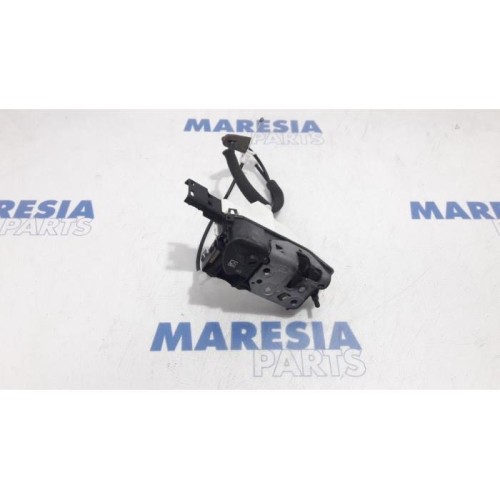 Peugeot - 3008 - Front door lock mechanism 4-door, right