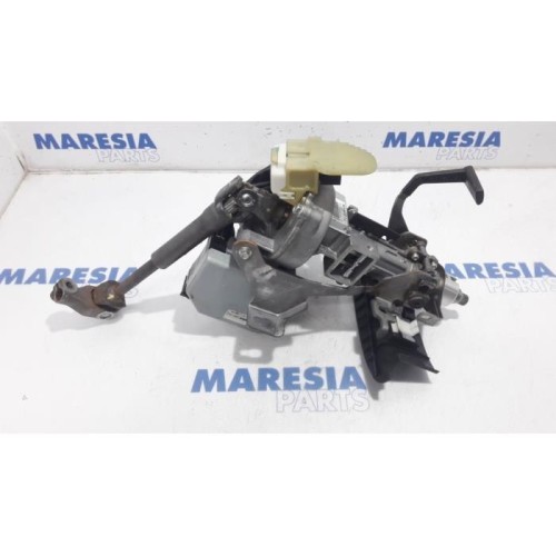 Renault - Scenic - Steering column housing