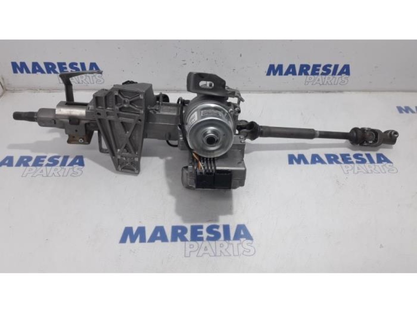 Renault - Clio - Steering column housing