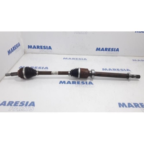 Renault - Clio - Front drive shaft, right