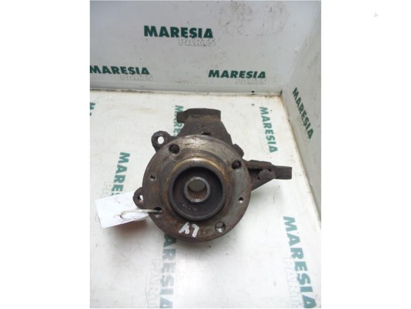 Peugeot - 206 - Achsschenkel links vorne