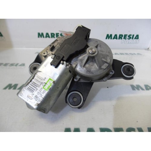 Fiat - Punto - Ruitenwissermotor achter