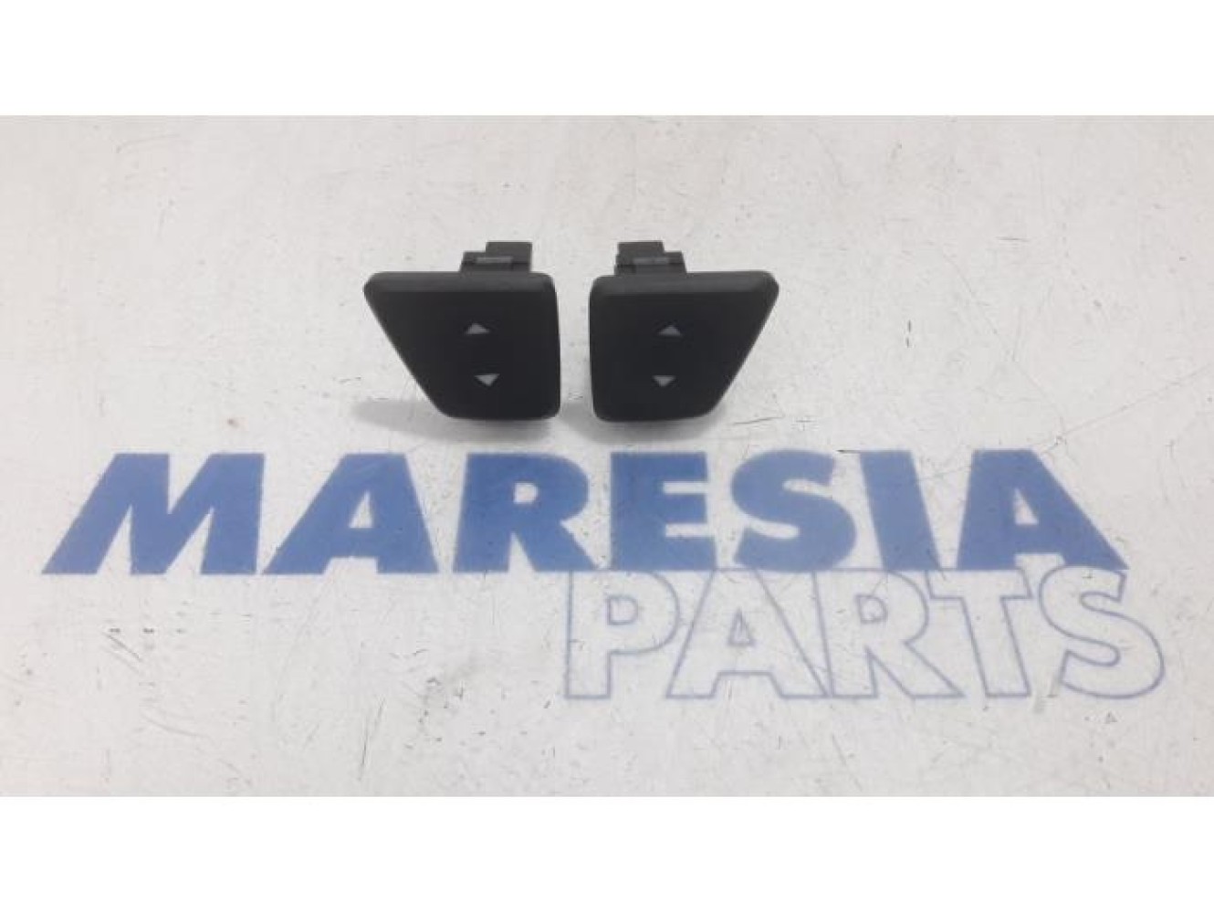 Fiat - 500 - Multi-functional window switch