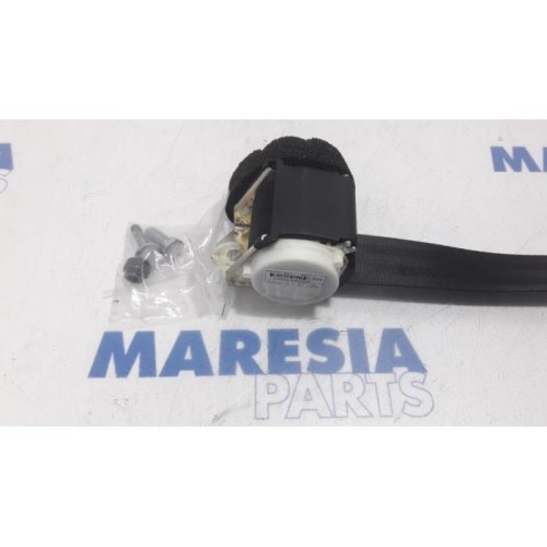 Fiat - 500 - Rear seatbelt, right