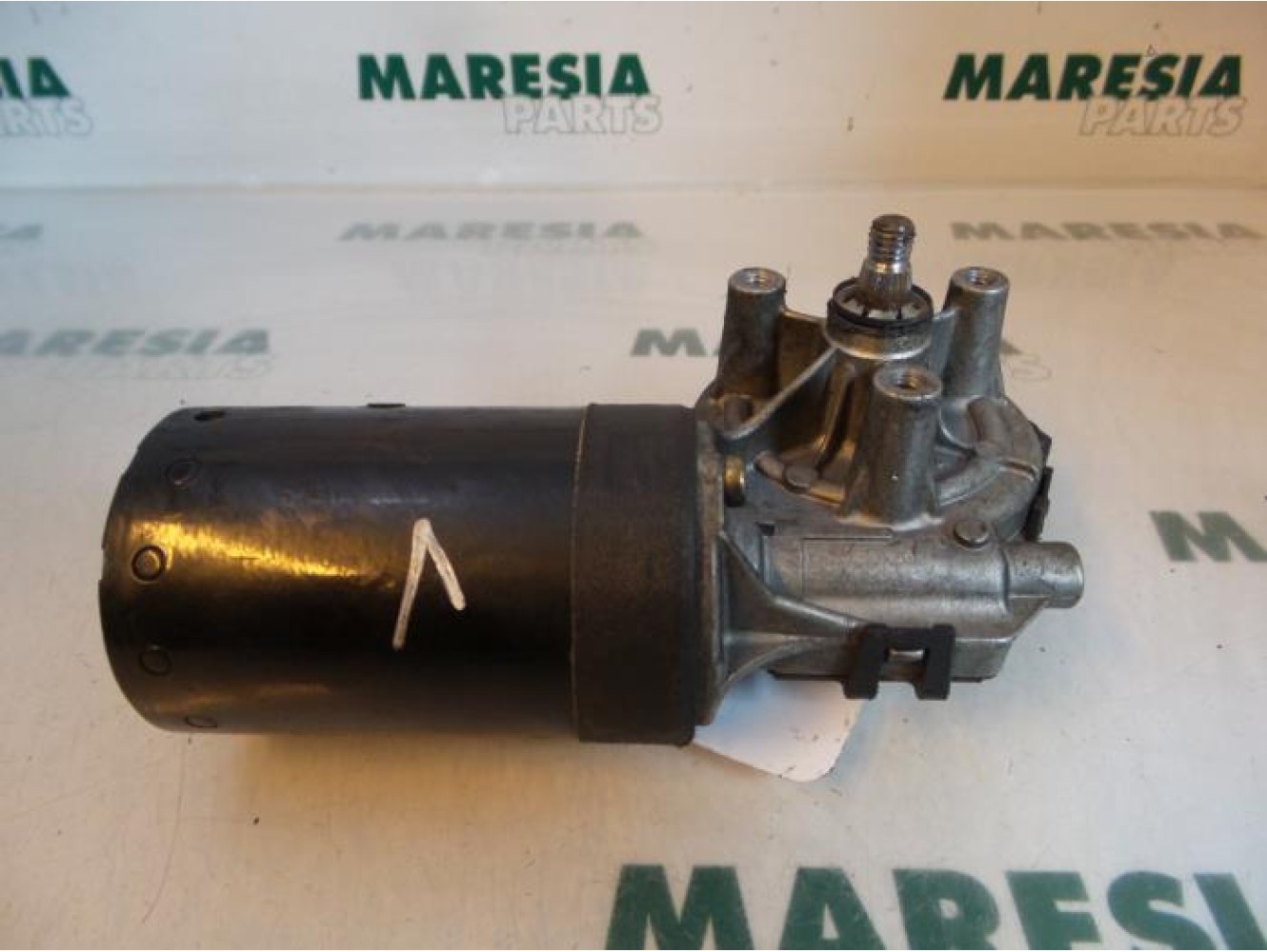 Peugeot - 206 - Front wiper motor