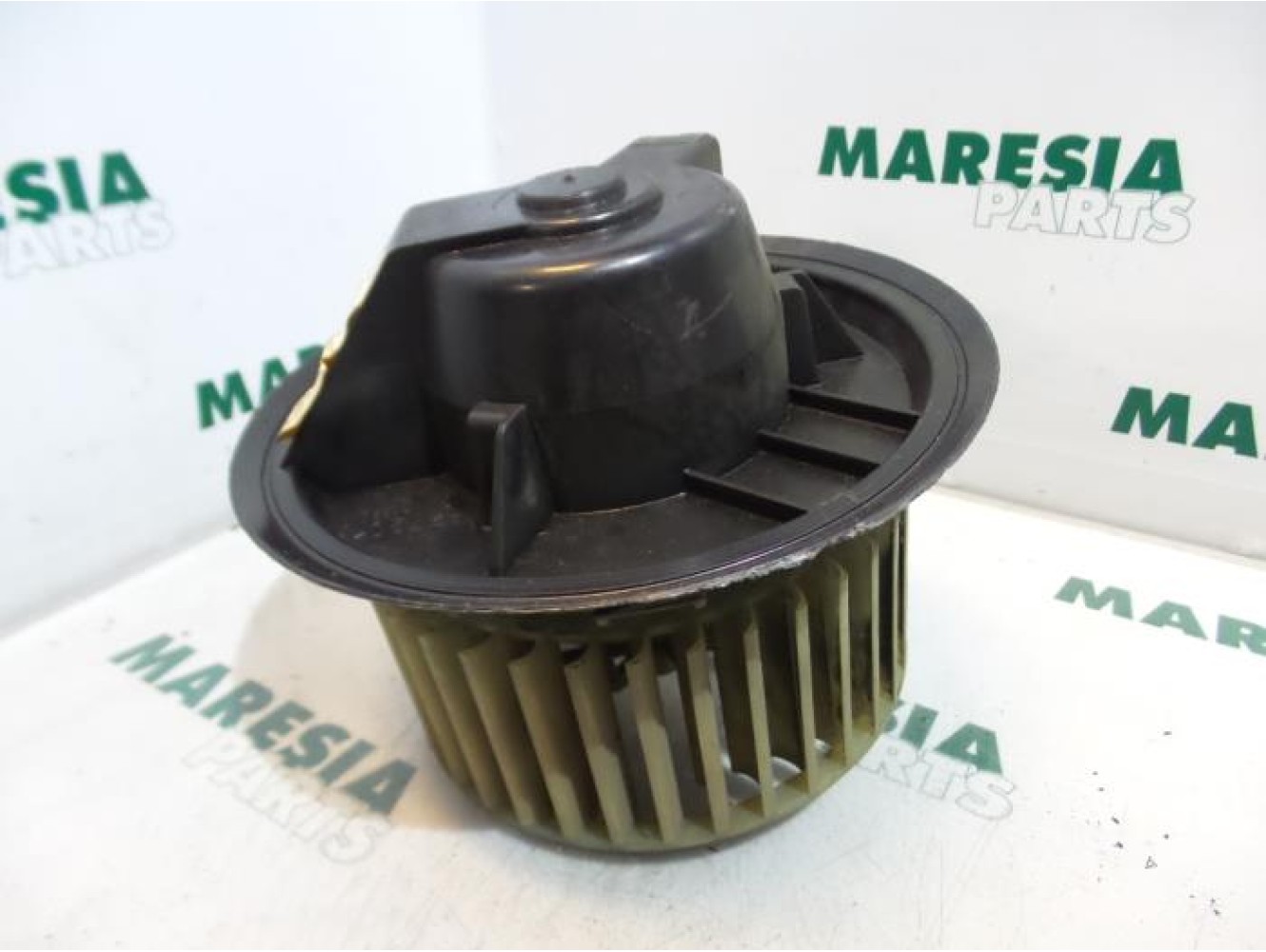 Alfa Romeo - 145/146 - Heating and ventilation fan motor