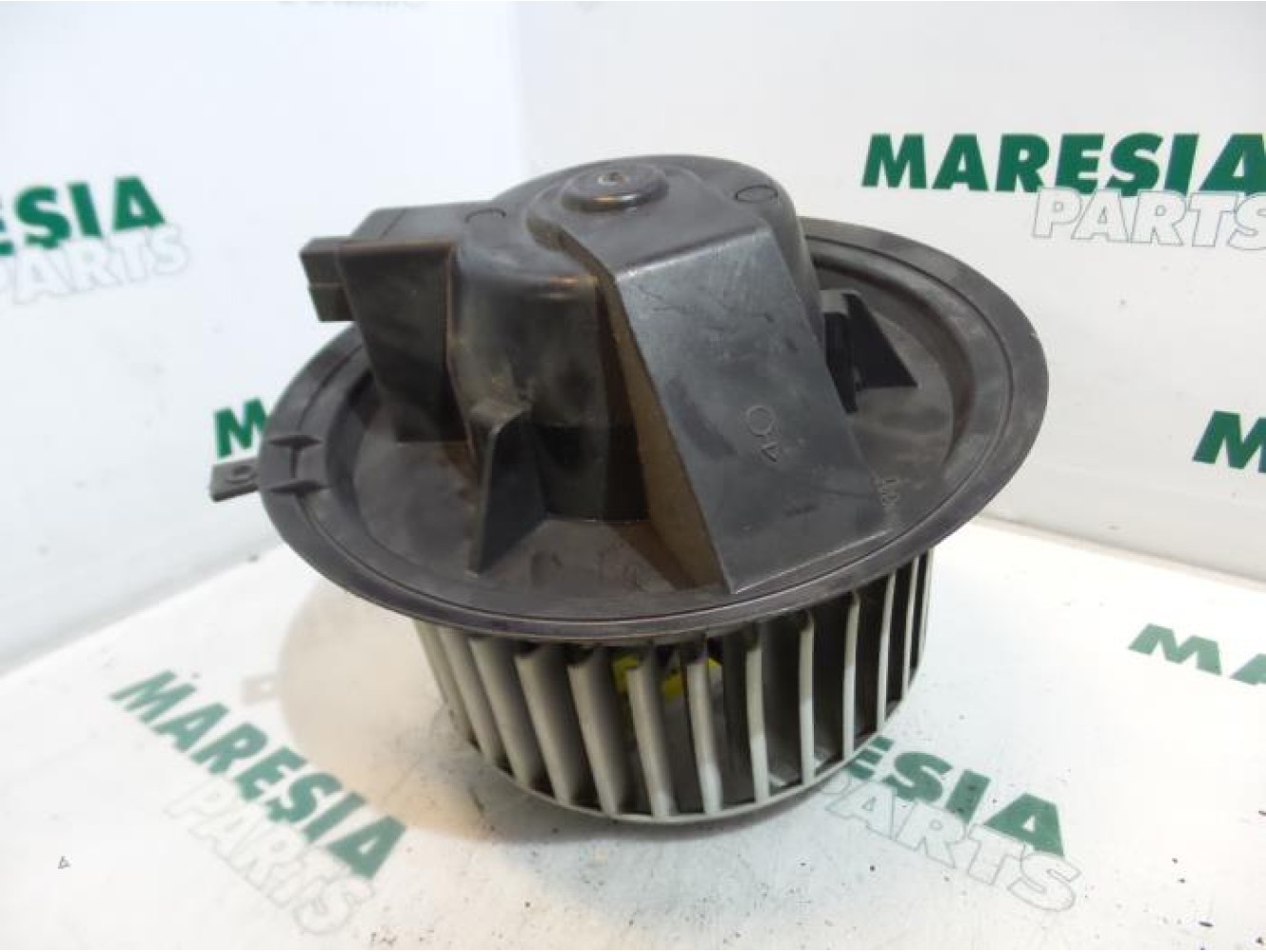 Alfa Romeo - 145/146 - Heating and ventilation fan motor