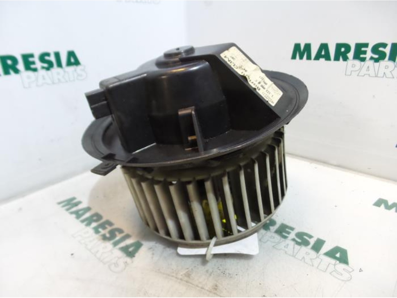 Alfa Romeo - 145/146 - Heating and ventilation fan motor