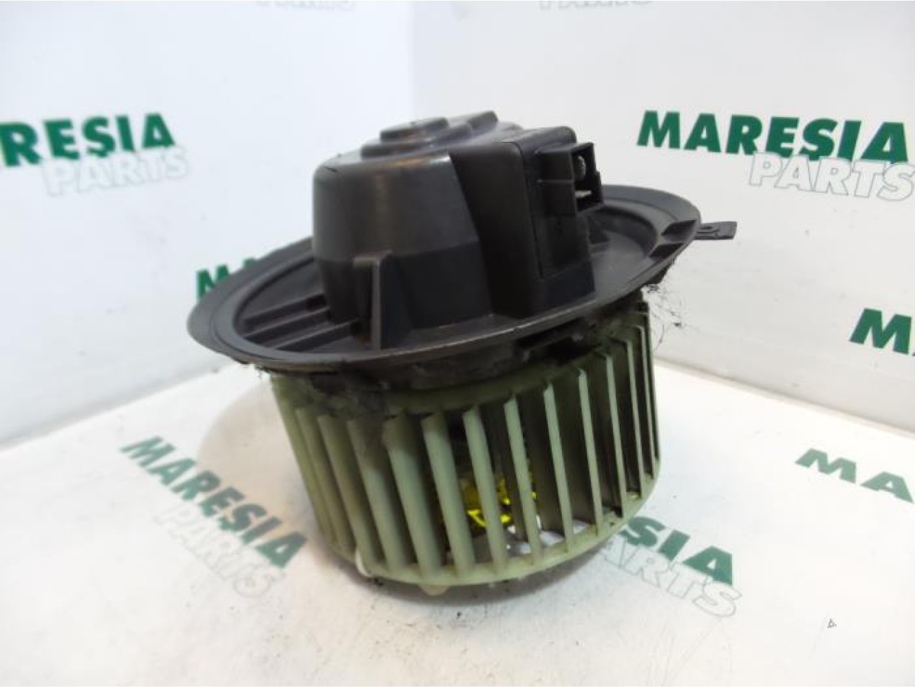 Alfa Romeo - 145/146 - Heating and ventilation fan motor