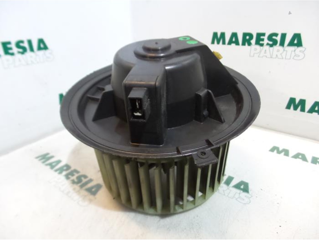 Alfa Romeo - 145/146 - Heating and ventilation fan motor