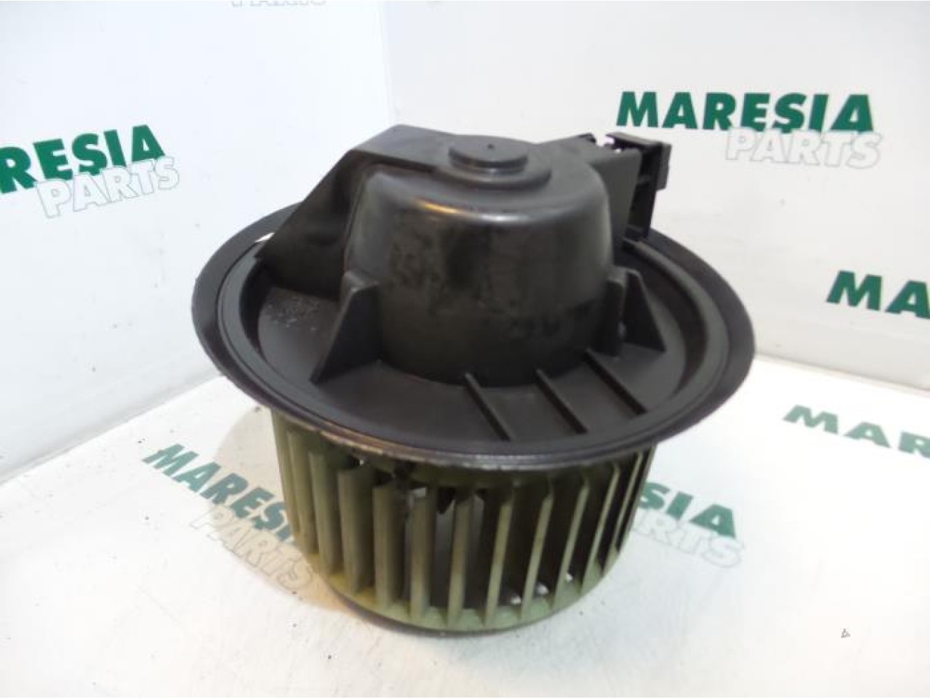 Alfa Romeo - 145/146 - Heating and ventilation fan motor