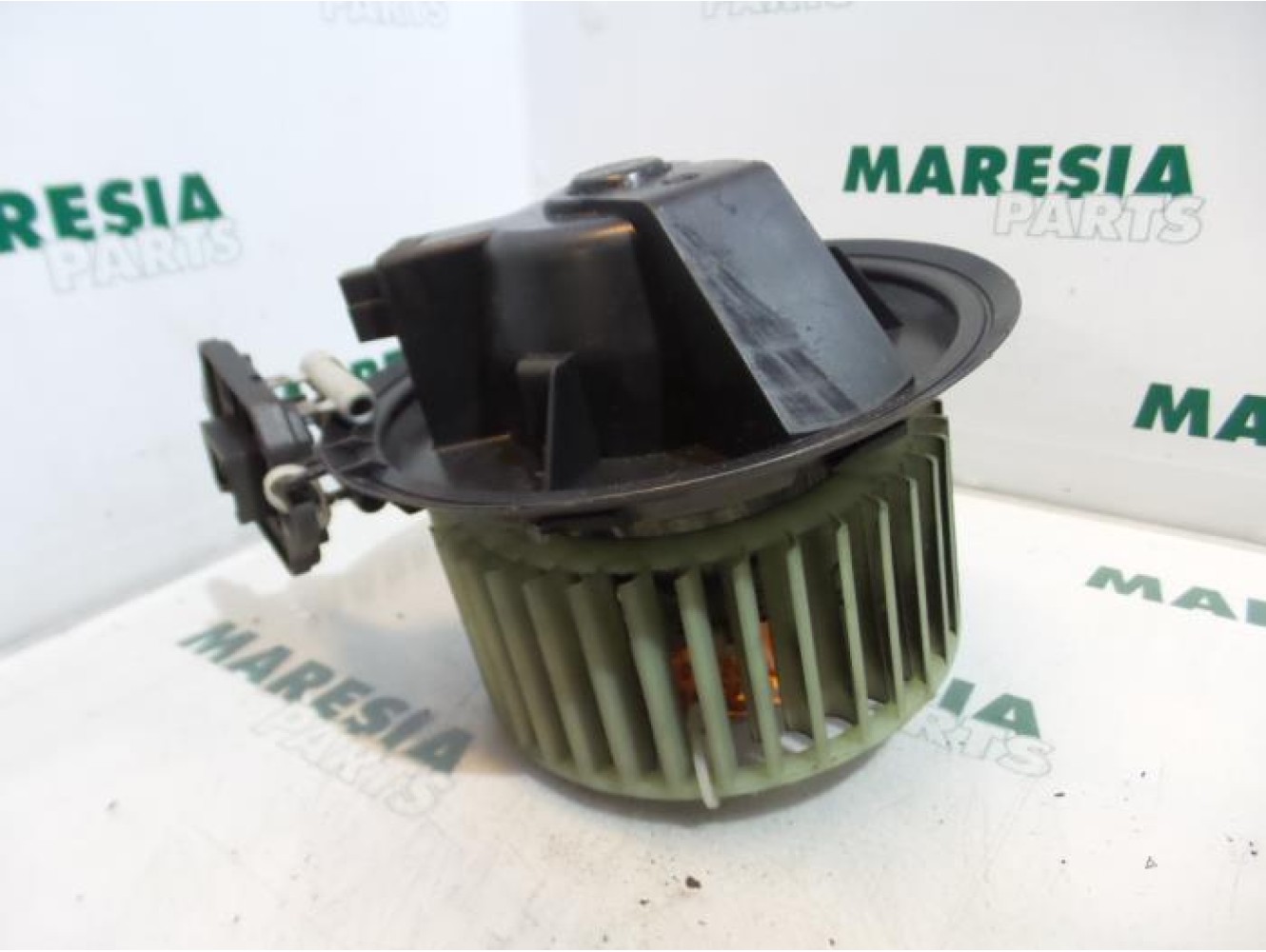 Alfa Romeo - 145/146 - Heating and ventilation fan motor