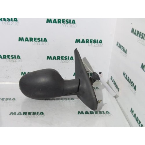 Renault - Megane - Wing mirror, right
