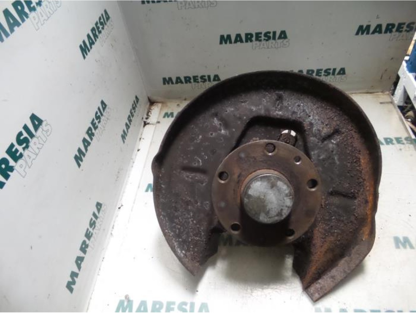 Alfa Romeo - 166 - Achsschenkel links hinten