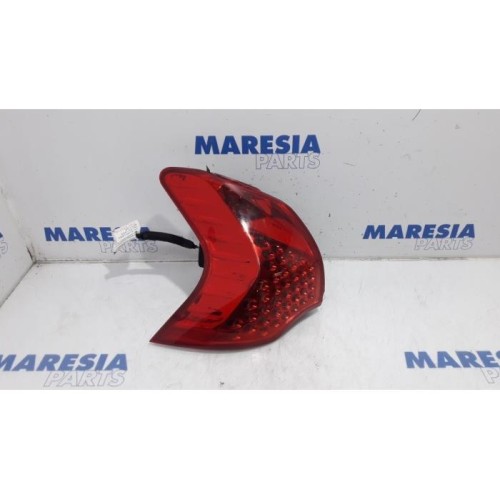 Peugeot - 3008 - Taillight, left