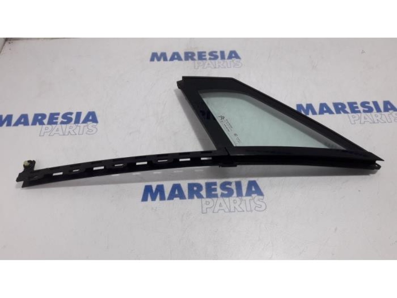 Citroen - DS4 - Quarter light, front left