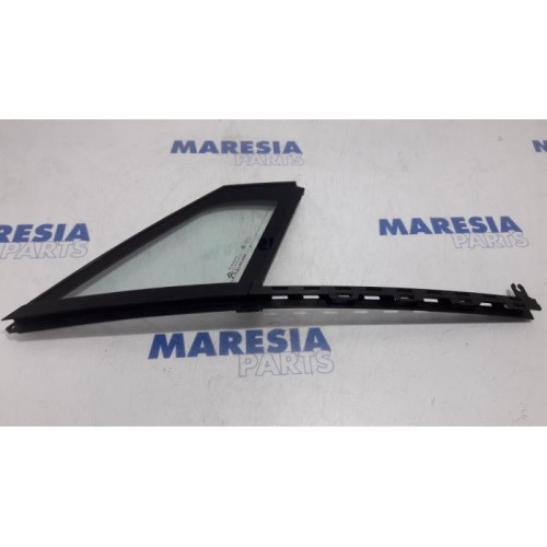 Citroen - DS4 - Quarter light, front right