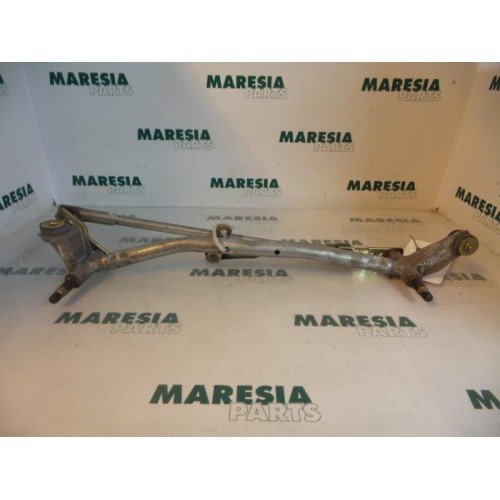 Renault - Megane - Wiper mechanism