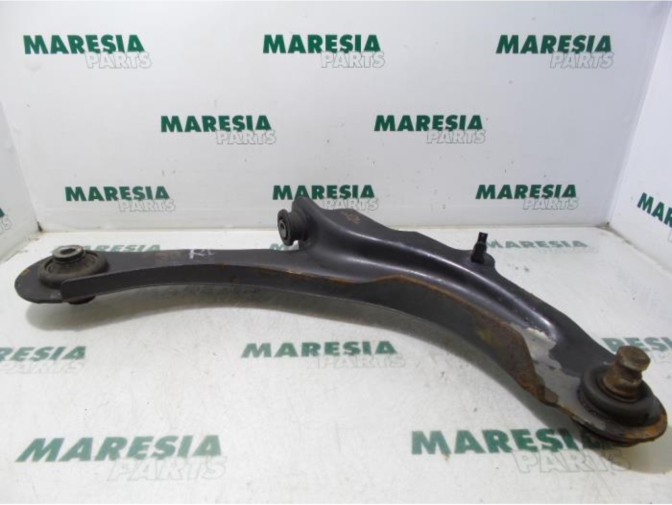 Renault - Megane - Front lower wishbone, right