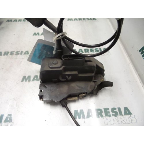 Renault - Megane Scenic - Door lock mechanism 4-door, front left