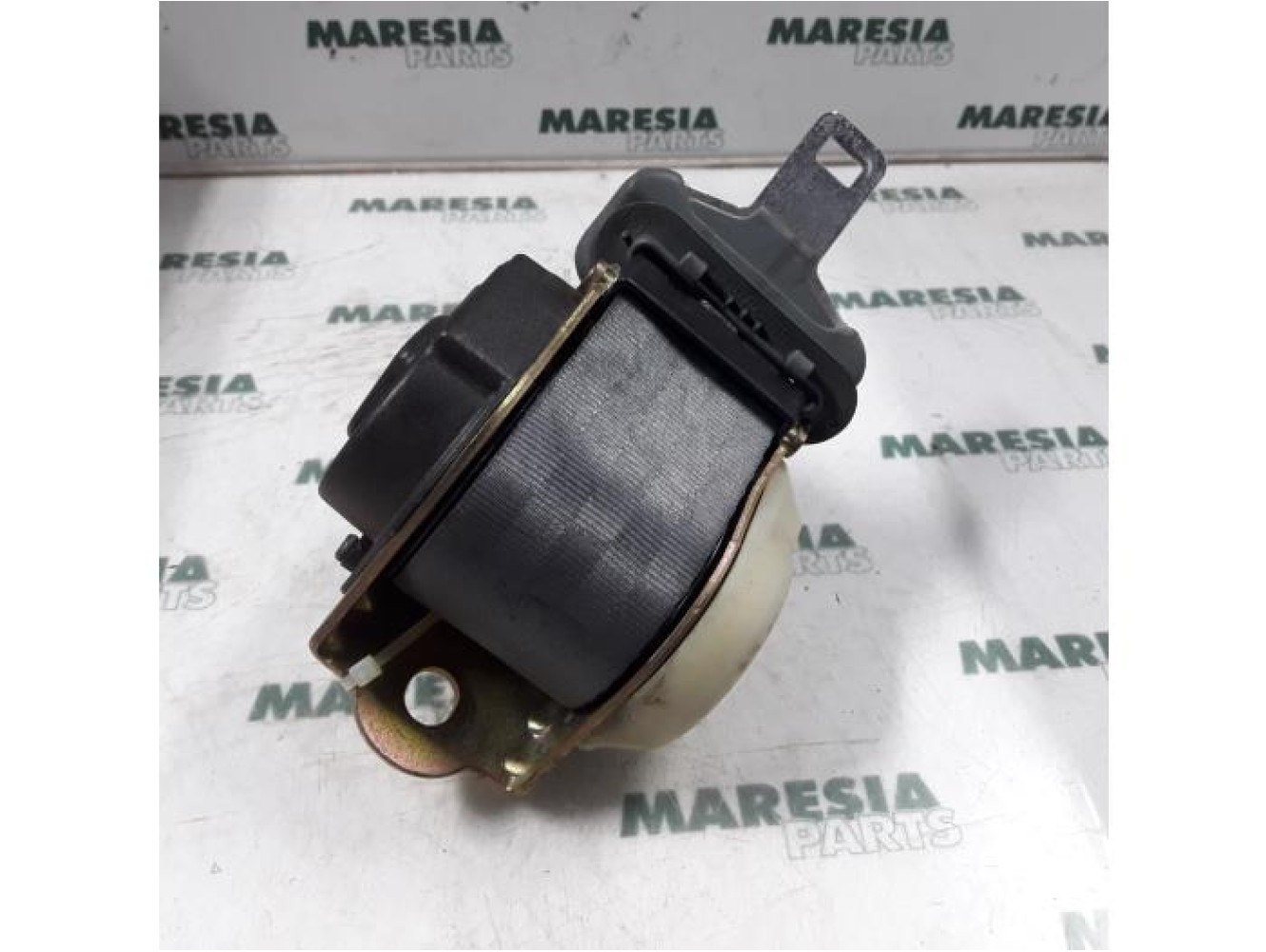 Renault - Megane - Rear seatbelt, left