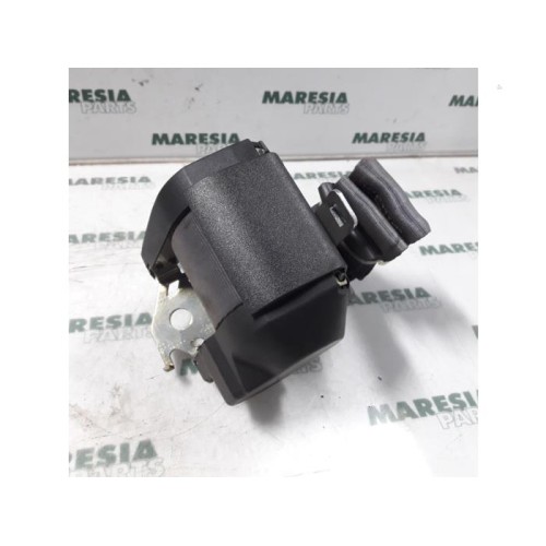 Renault - Clio - Rear seatbelt, left
