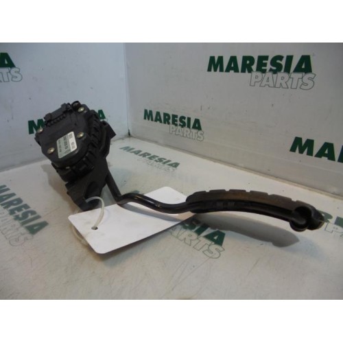 Renault - Laguna - Throttle pedal position sensor