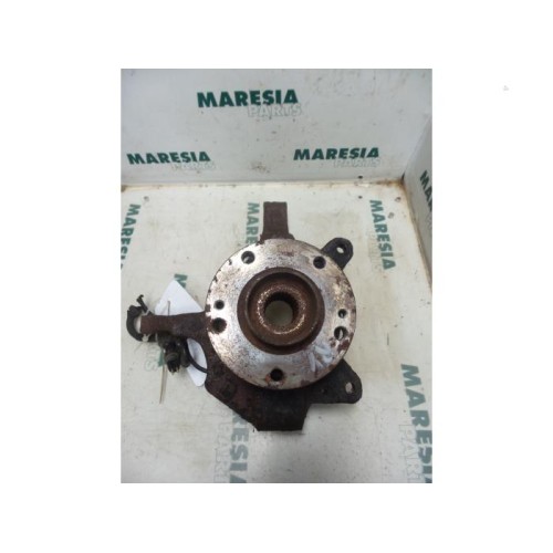 Renault - Laguna - Knuckle, front right