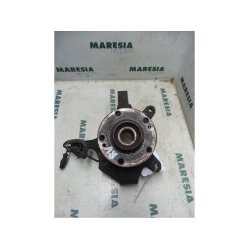 Renault - Laguna - Knuckle, front right