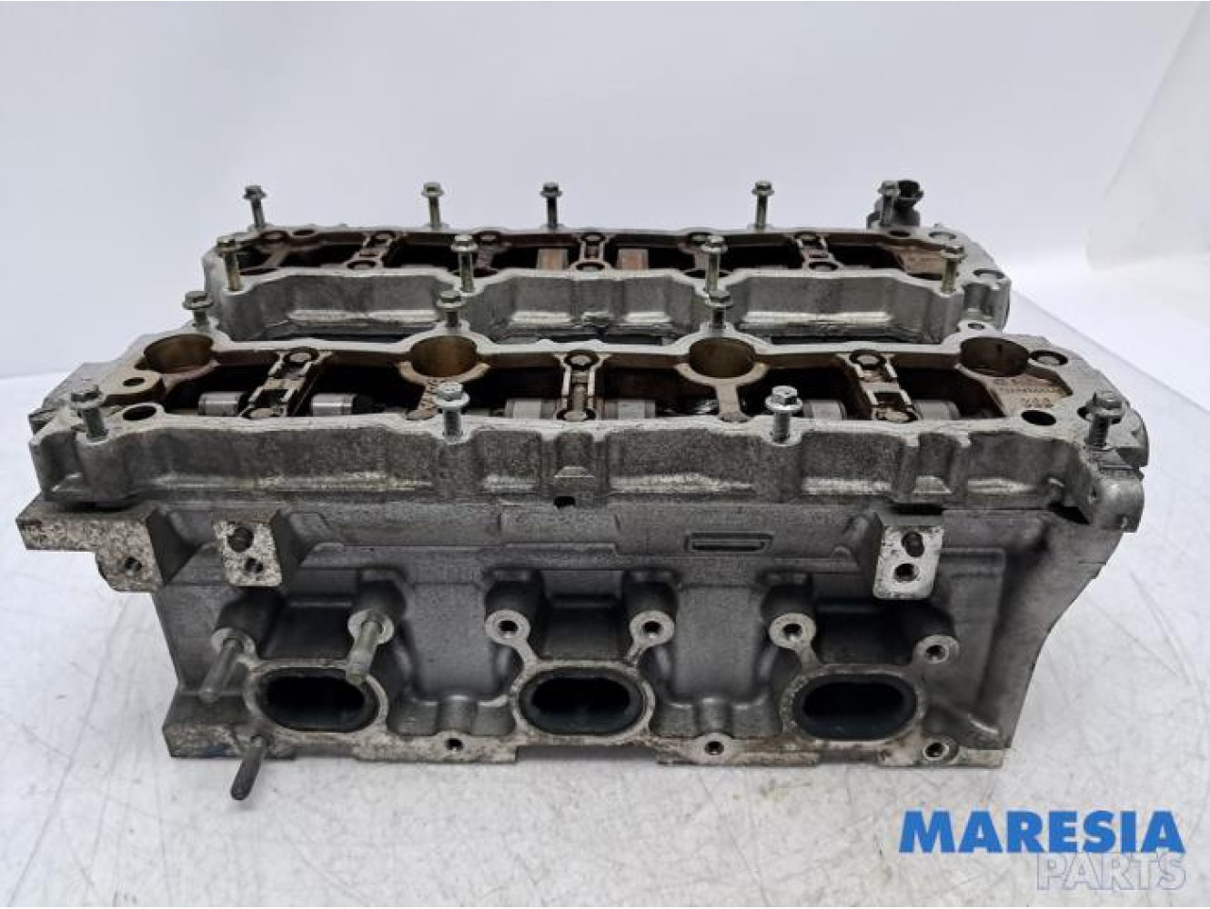 Renault - Laguna - Cylinder head