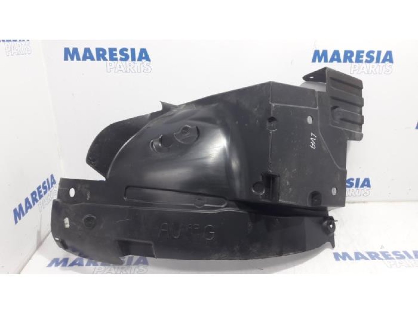 Renault - Trafic - Wheel arch liner