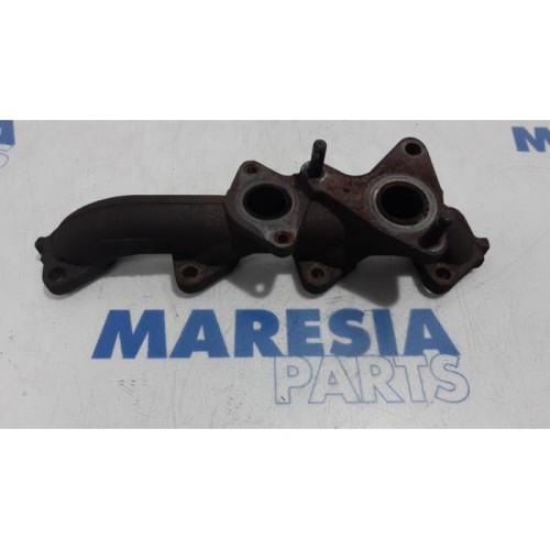 Renault - Clio - Exhaust manifold