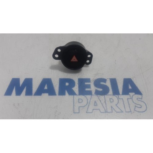 Citroen - C1 - Panic lighting switch