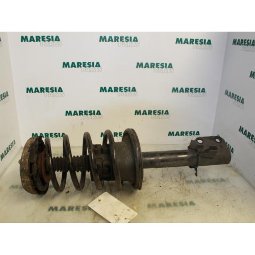 Renault - Megane - Front shock absorber rod, right