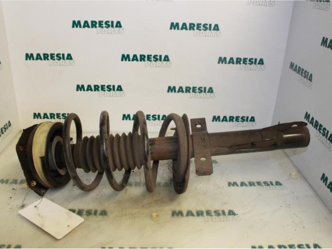 Renault - Megane - Front shock absorber rod, right