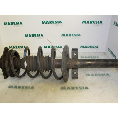 Renault - Megane - Front shock absorber rod, right