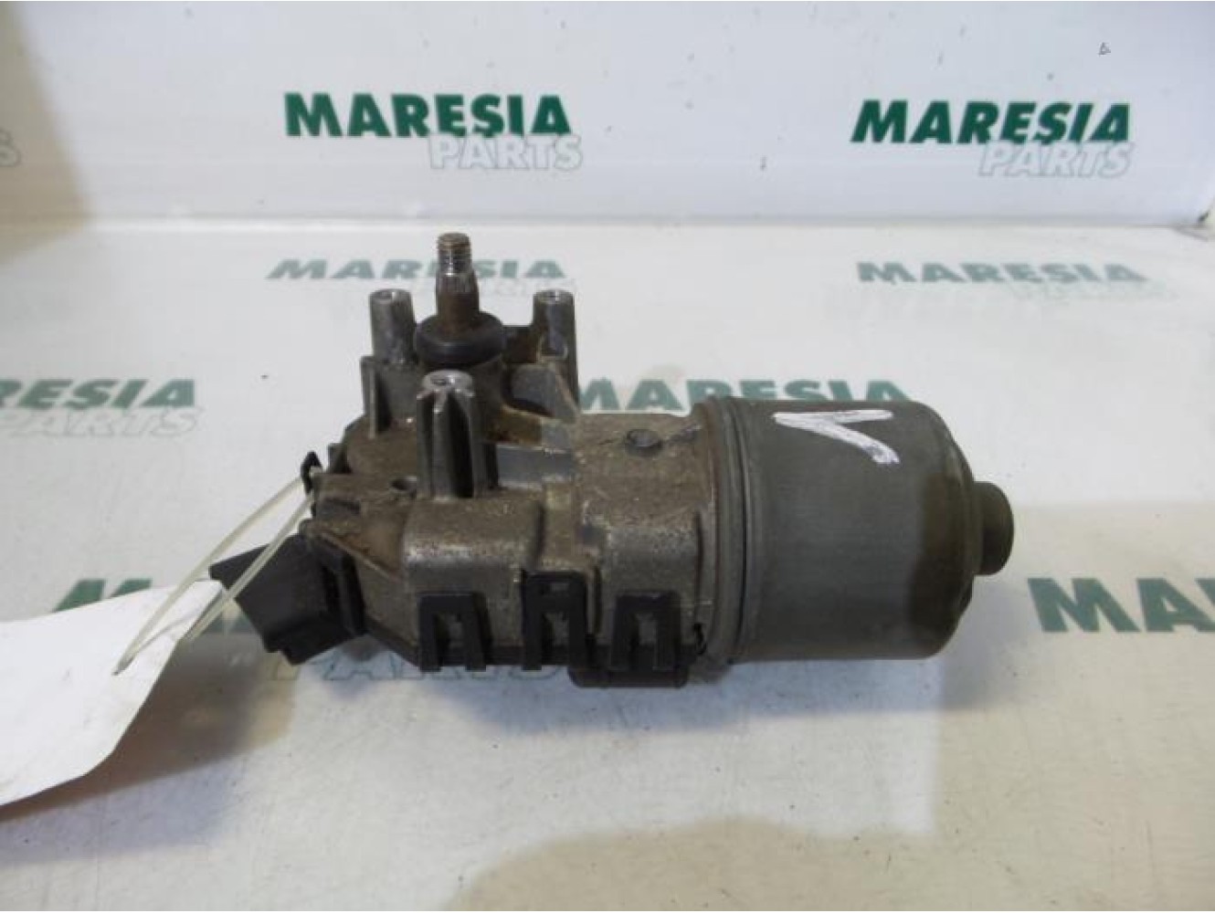 Renault - Clio - Front wiper motor