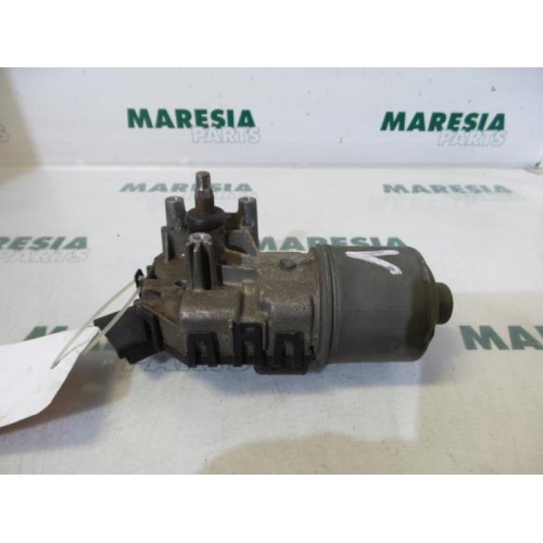 Renault - Clio - Front wiper motor
