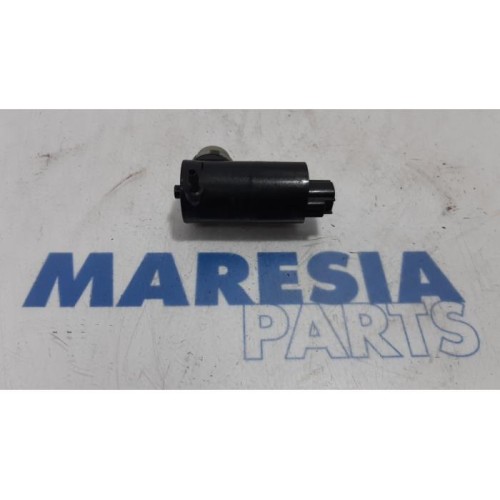 Citroen - C1 - Windscreen washer pump