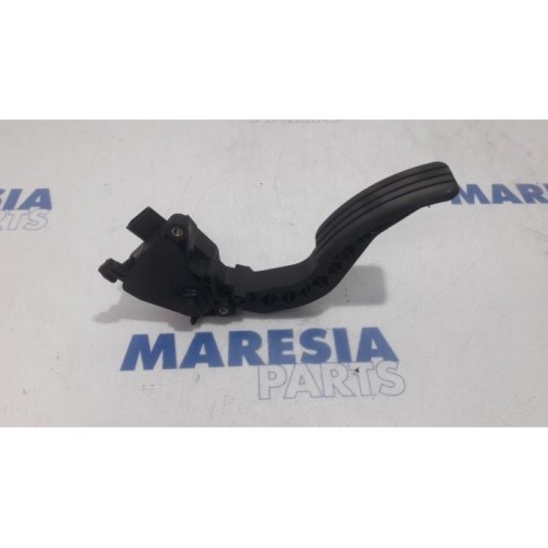 Renault - Trafic - Gaspedaalpositie Sensor