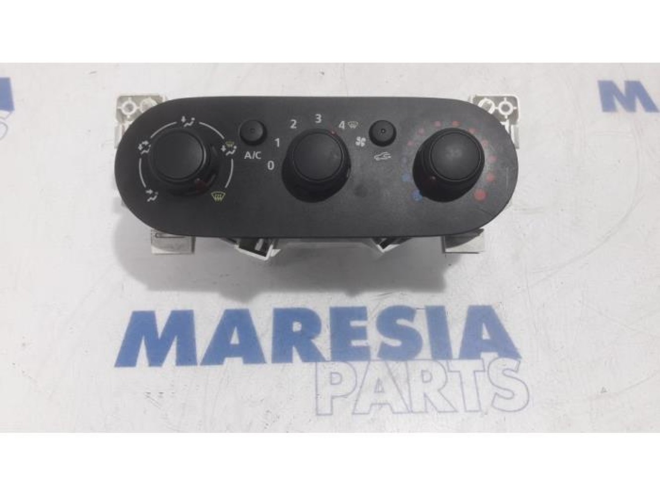 Renault - Trafic - Panneau de commandes chauffage