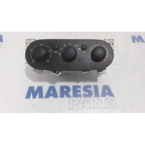 Renault - Trafic - Panneau de commandes chauffage
