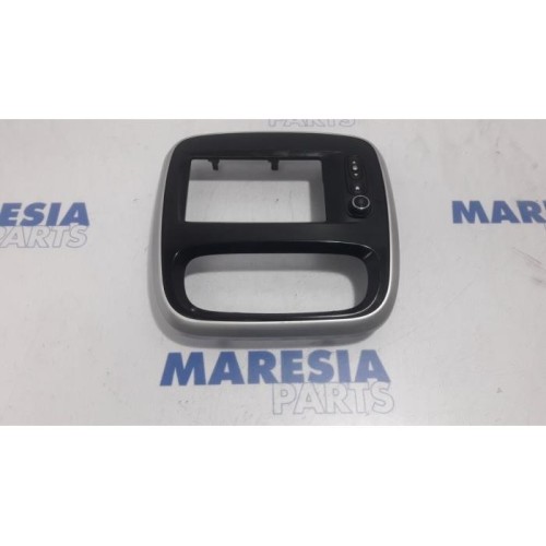 Renault - Trafic - Multi-media control unit