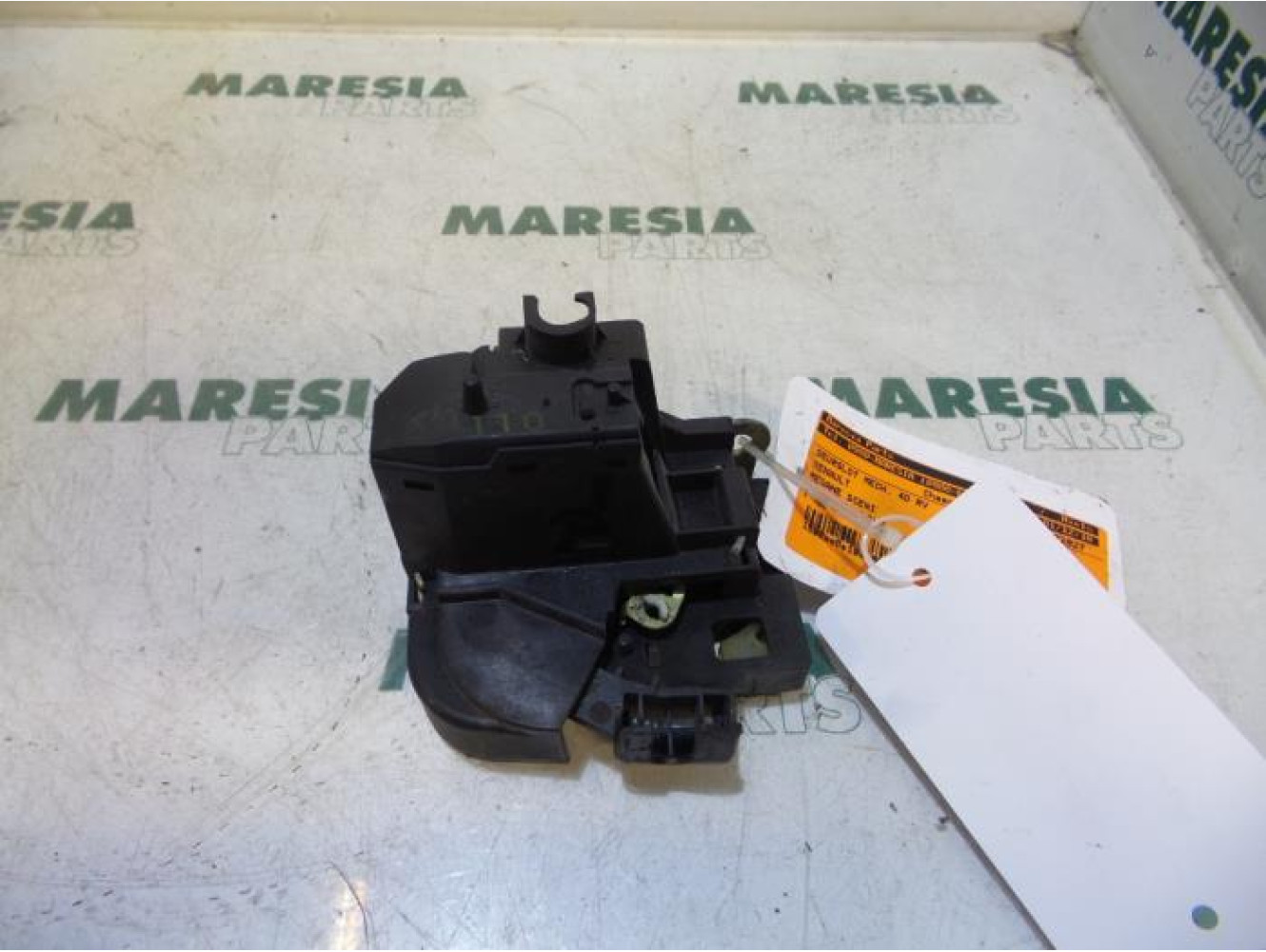 Renault - Megane Scenic - Front door lock mechanism 4-door, right