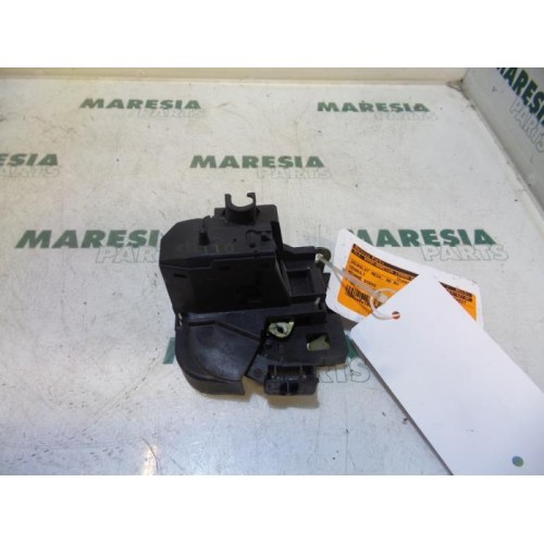 Renault - Megane Scenic - Front door lock mechanism 4-door, right