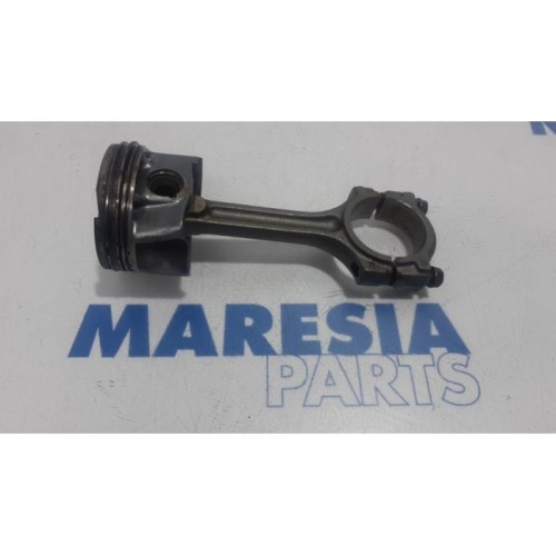 Renault - Captur - Piston
