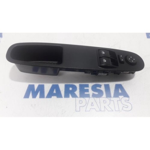 Fiat - Punto - Multi-functional window switch