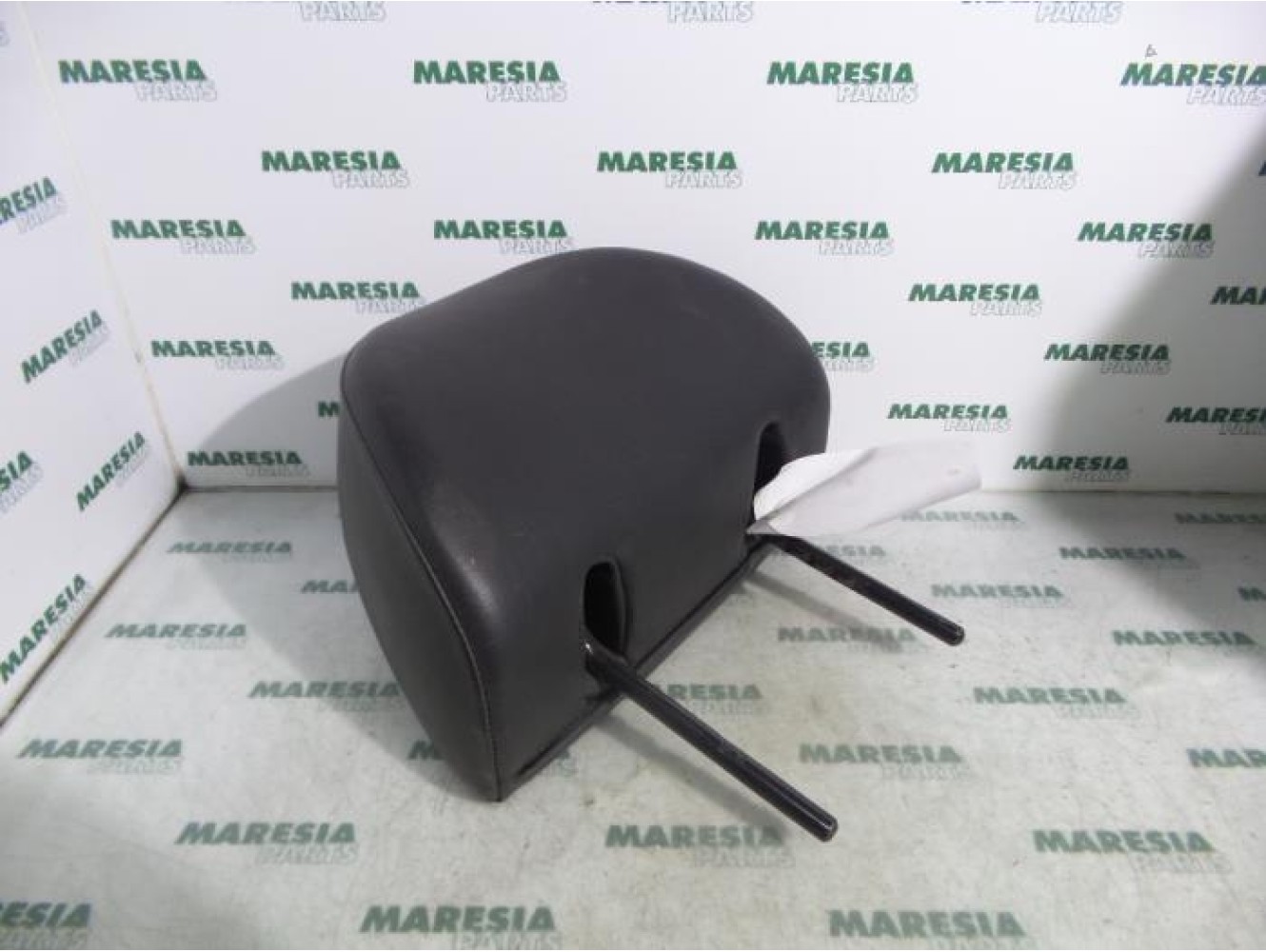 Peugeot - 406 - Headrest